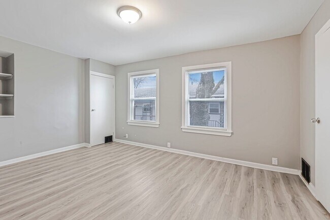 Building Photo - 1997-1999 W Broad St