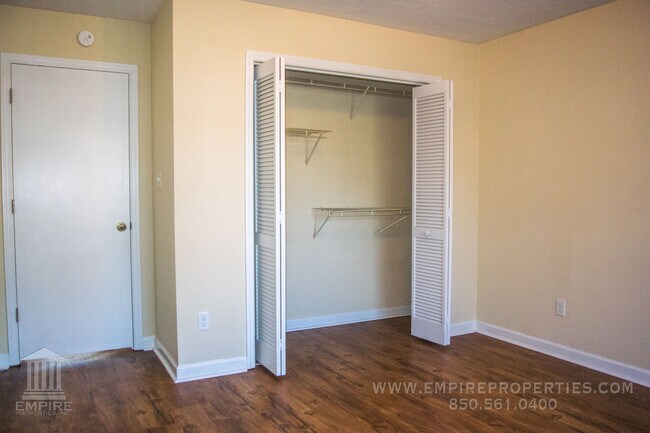 Building Photo - Quiet Townhome With Large Yard