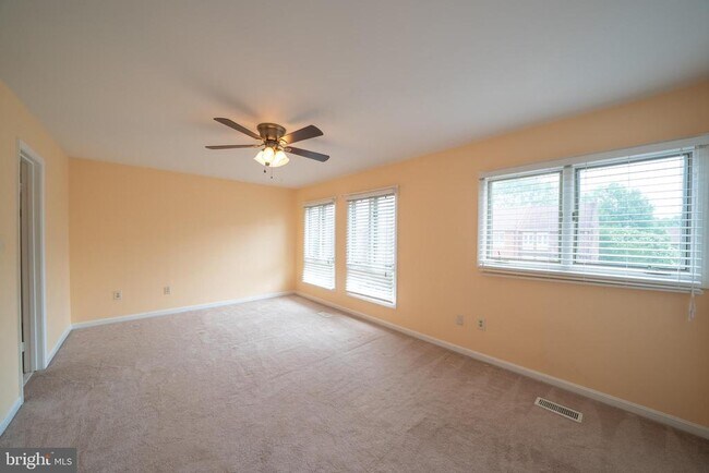 Building Photo - 10168 Turnberry Pl