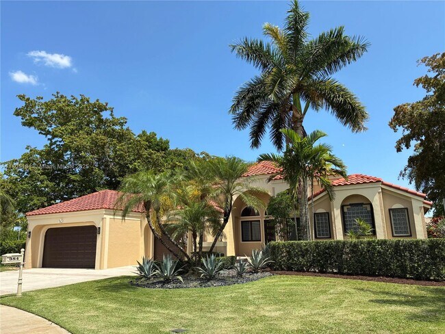 Primary Photo - 384 Coconut Cir