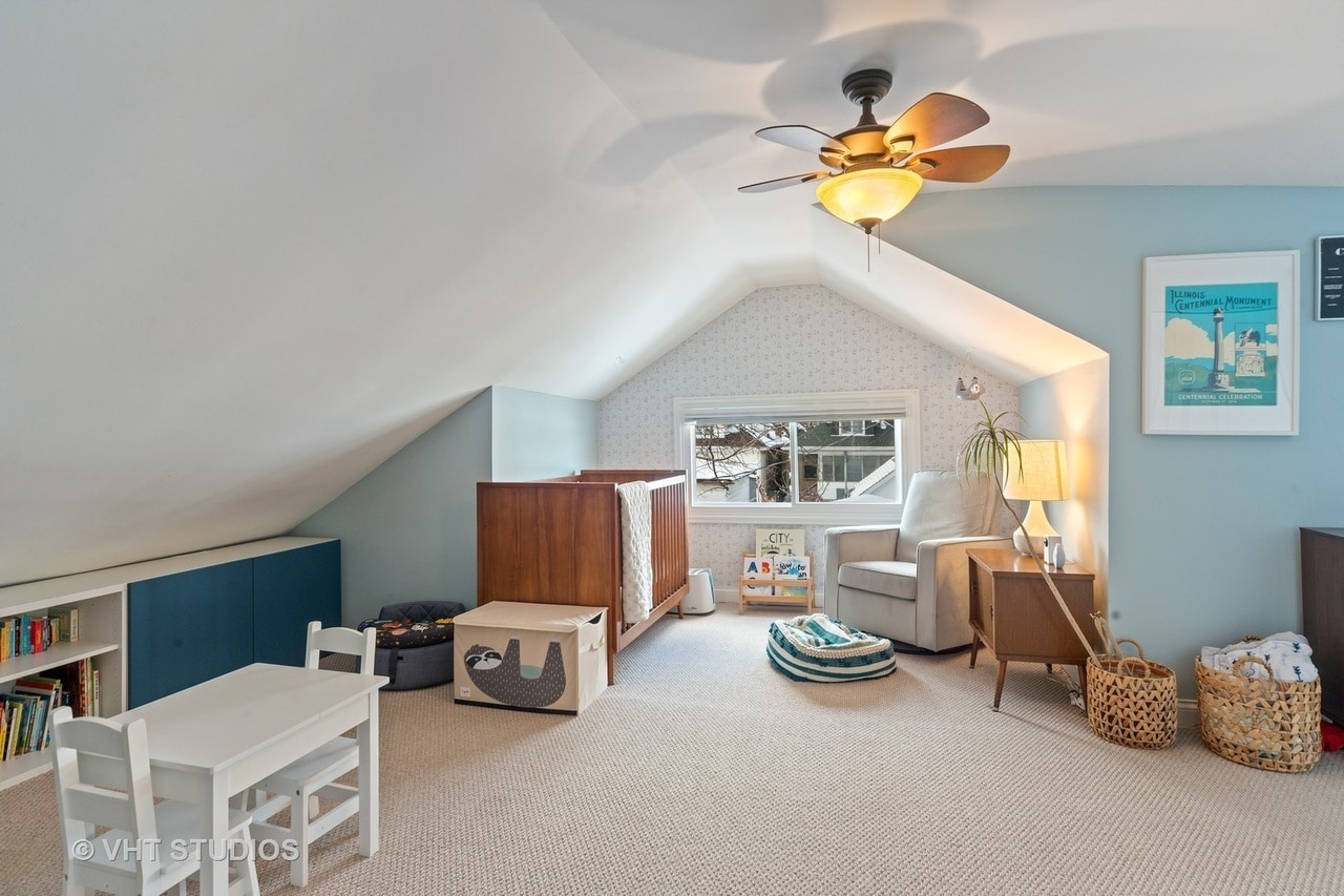 Building Photo - 3018 N Kostner Ave