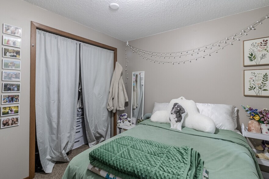 Building Photo - 202 Balcerzak Dr