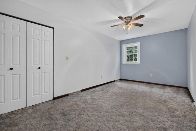 Building Photo - 2337 Laurel Top Cir