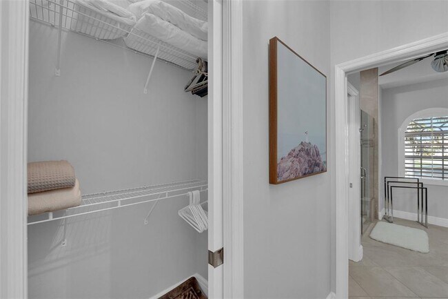 Building Photo - 2436 Deborah Dr