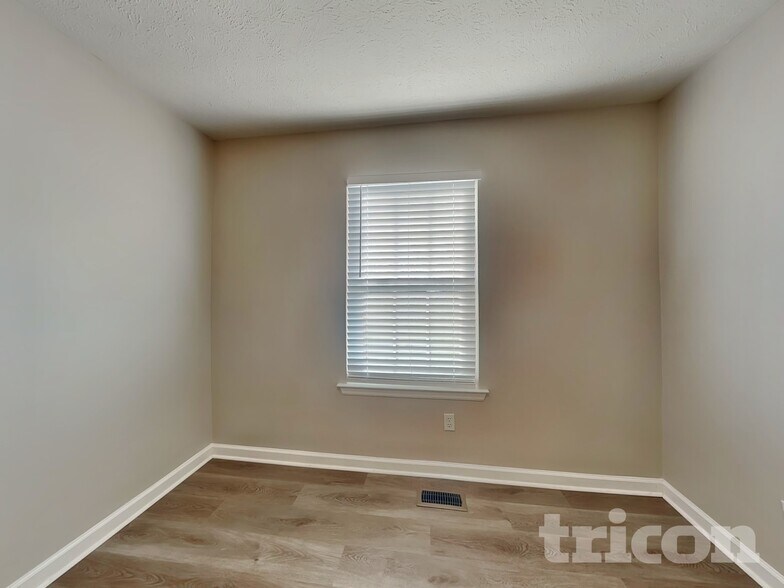 Building Photo - 146B Waterford Way