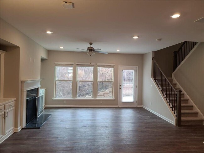 Building Photo - 1372 Elderwood Way