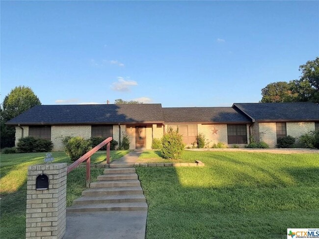 Building Photo - 601 Ridgecrest Dr