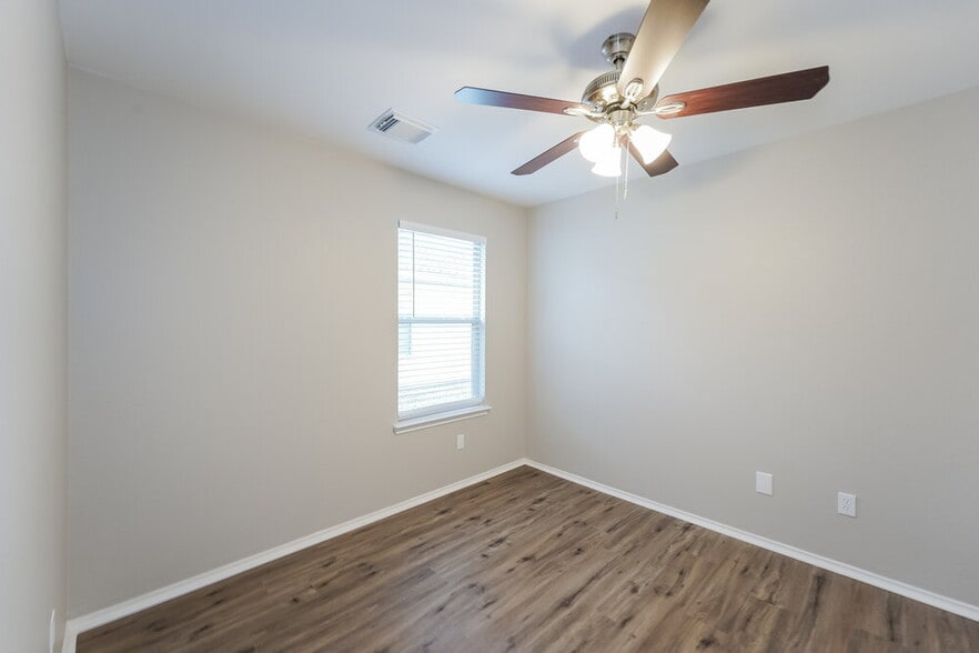 Building Photo - 22314 Albee Dr