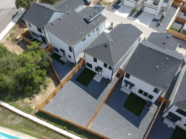 Building Photo - 16011 Babcock Rd