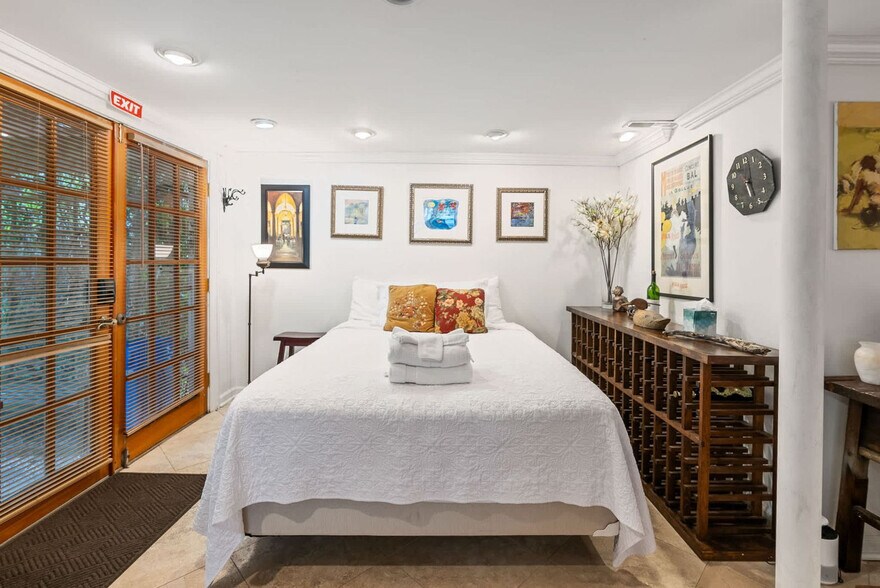 Building Photo - 1023 Crawford St