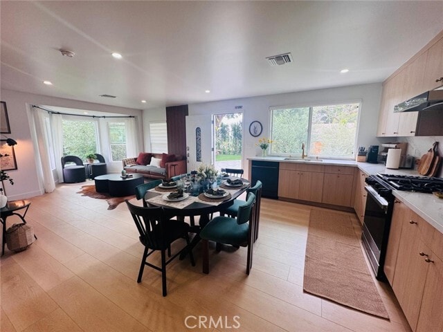 Building Photo - 524 S Astell Ave