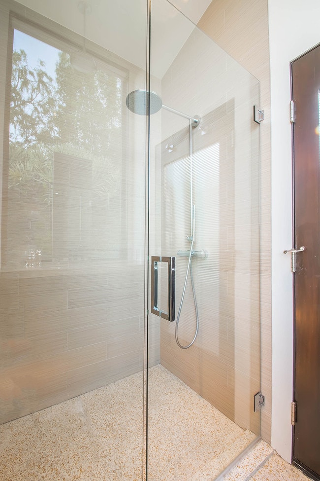 Master Bathroom - 1440 N Kings Rd