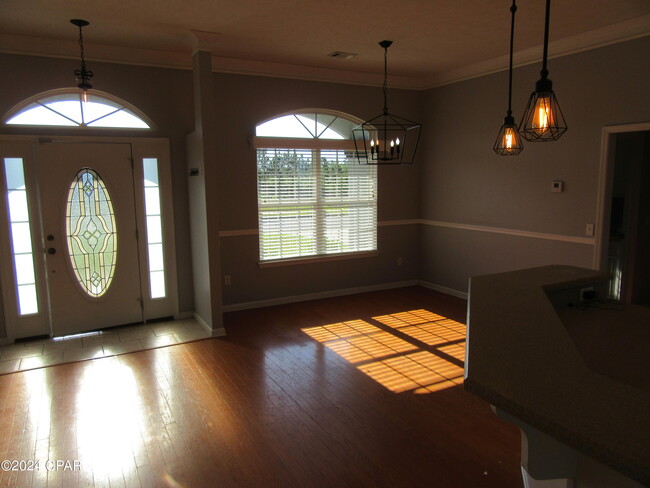 Building Photo - 918 Amber Way