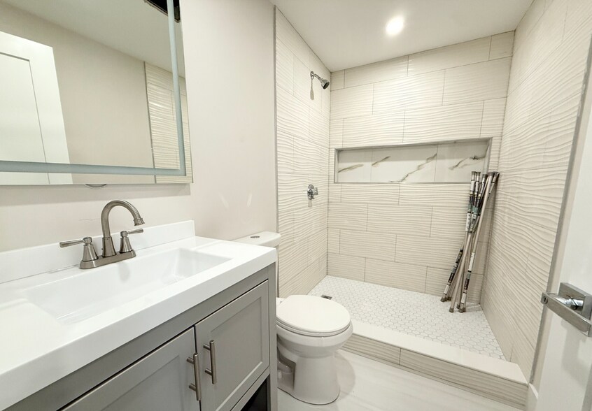 Building Photo - 10 Cawfield St