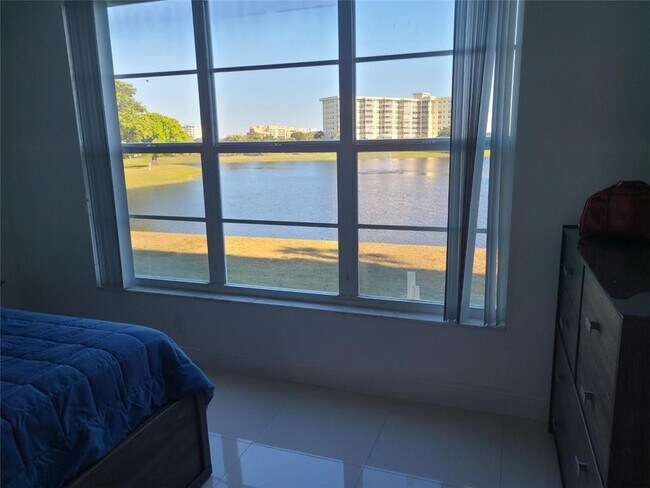 Building Photo - 3091 N Course Dr