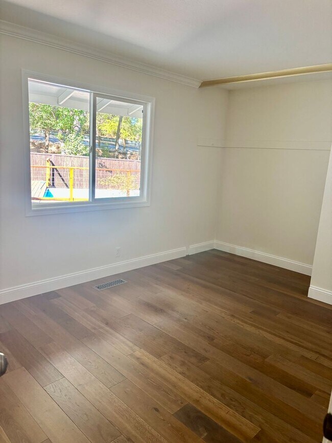 Building Photo - Stunning Ranch-Style Home in Desirable Laf...