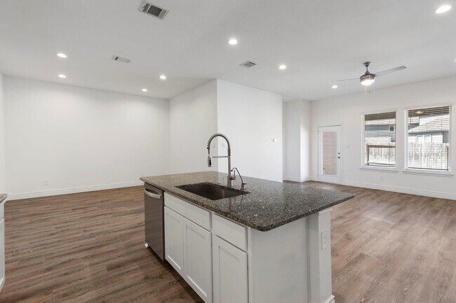 Building Photo - 1144 Purple Orchid St