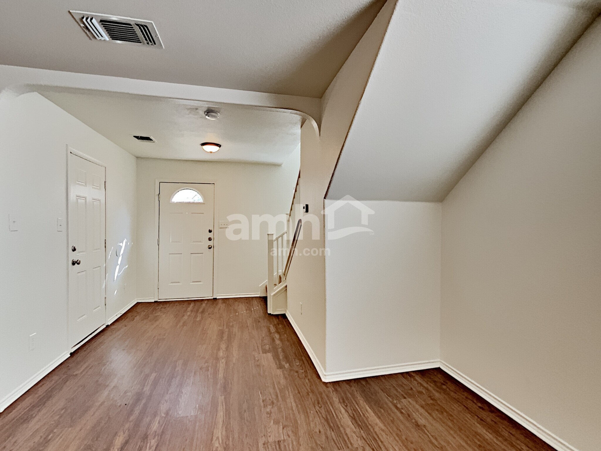 Building Photo - 742 Pinafore St