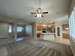 Building Photo - Senior Community for those 55+ Large 2 bedroom, 2 bath with bonus room!  All modern amenities!
