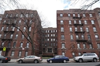 Building Photo - 3265 Bainbridge Avenue