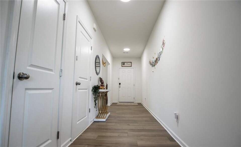 Building Photo - 194 Rivulet Dr