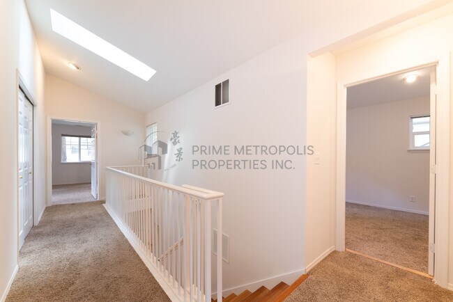 Building Photo - 9808 NE 130th Pl