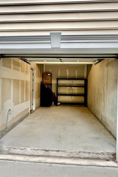 garage - 1305 Boulder Creek Rd