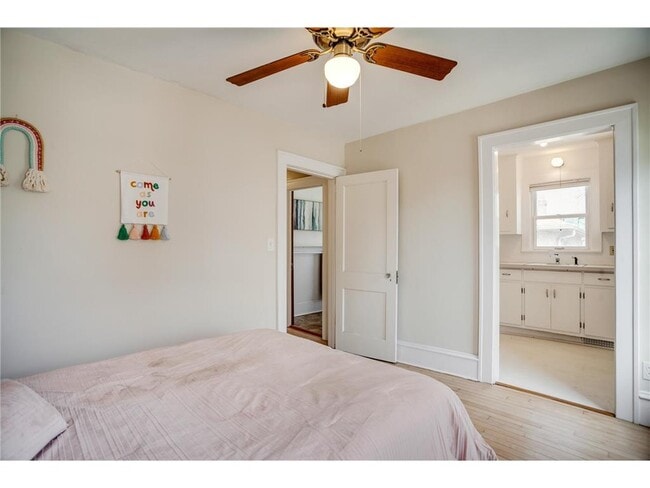 Building Photo - 3521 Girard Ave S