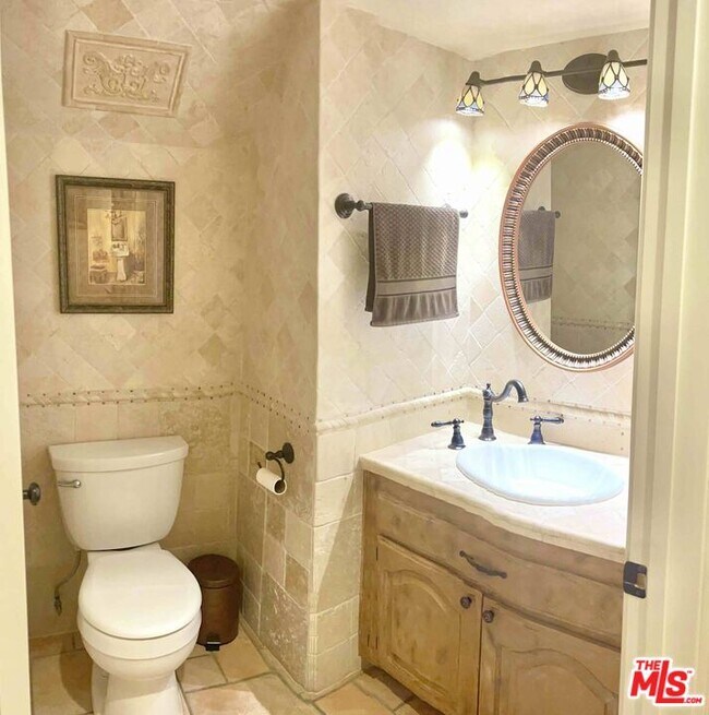 Building Photo - 1121 21st St