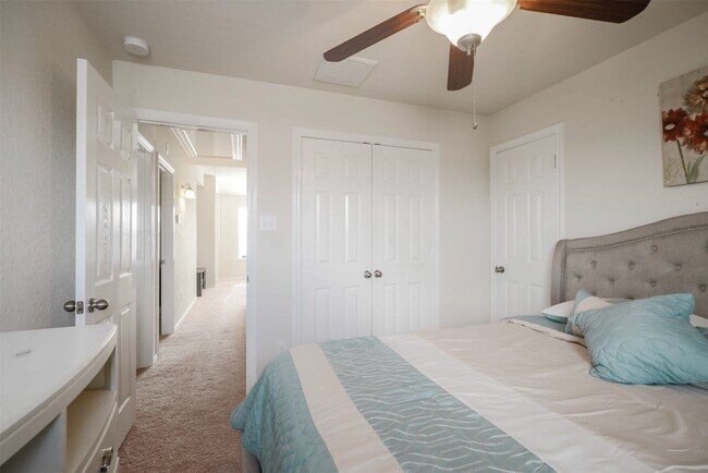 Building Photo - 8730 Sunny Gallop Dr