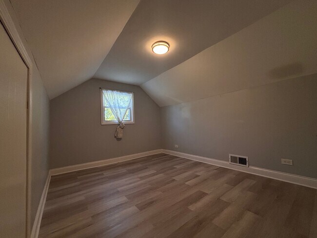 Building Photo - 234 Arrowhead St