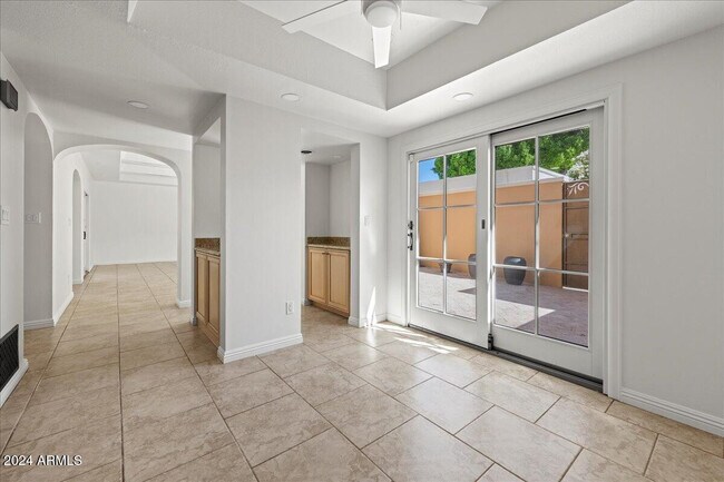Building Photo - 4327 N 69th Way