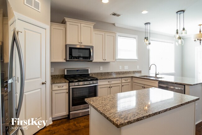 Building Photo - 412 Topcrest Ln