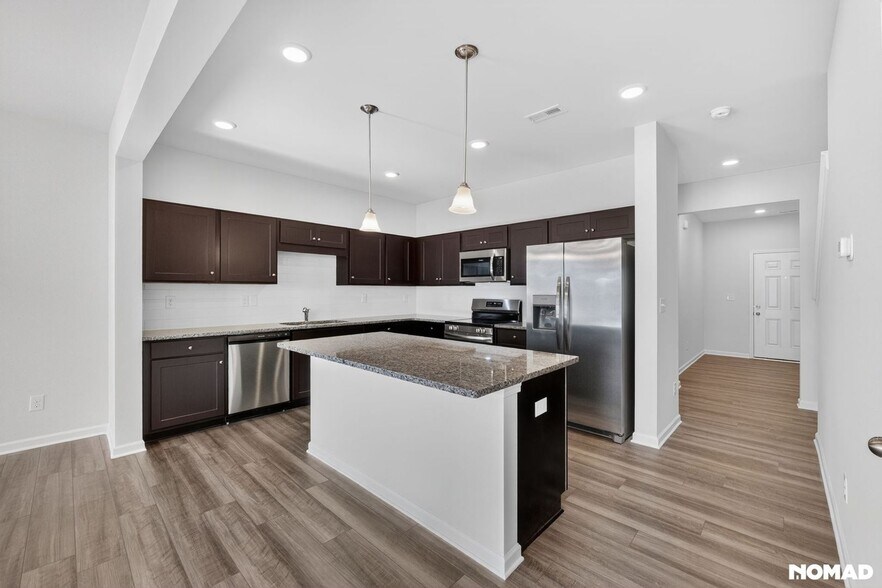 Building Photo - 6028 Jasmine Br Rd