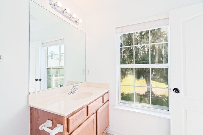 Building Photo - Live the Sumter-style Life in Summerville!