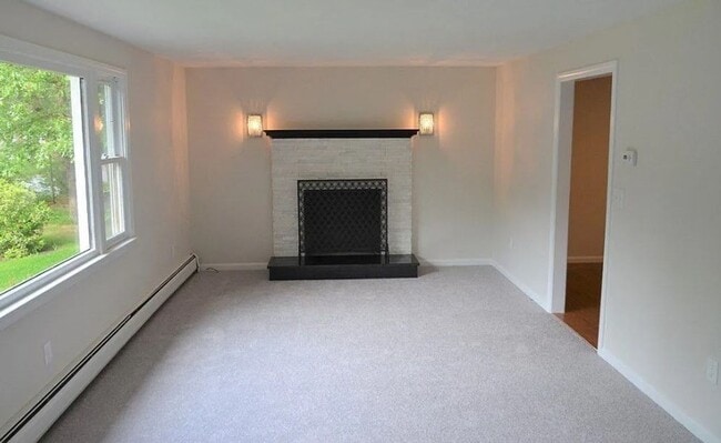Building Photo - Ideally located 3 bedroom home in Westford...