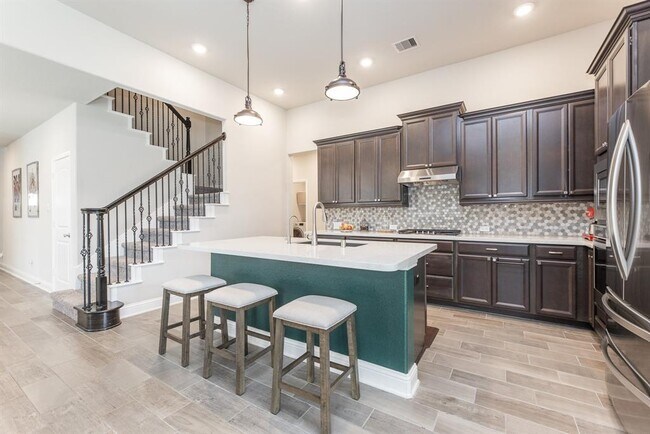 Building Photo - 15215 Holloway Hls Trl