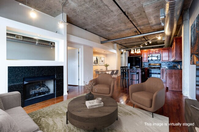 Building Photo - 933 W Van Buren St