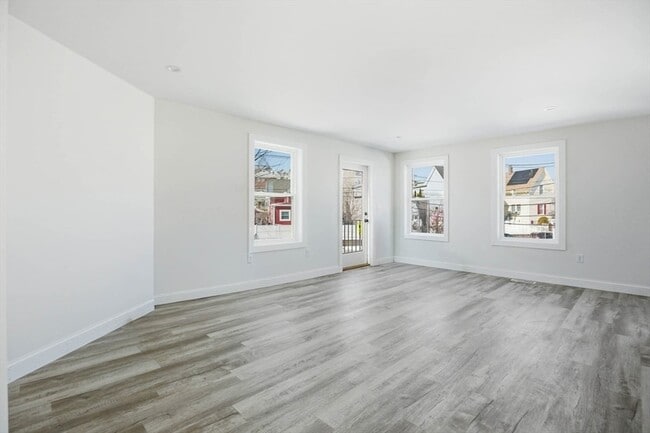 Building Photo - 23 Blake St