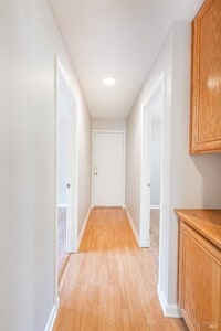 Building Photo - 943 Foothill Dr