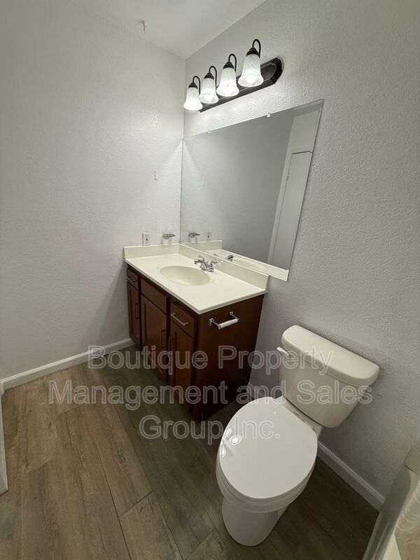 Building Photo - 2258 Pamela Ln