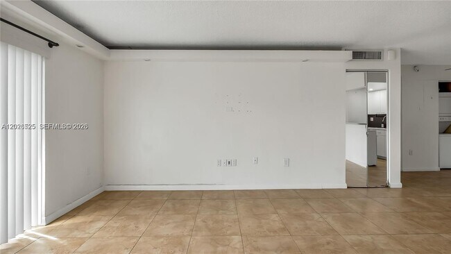 Building Photo - 7200 Fairway Dr