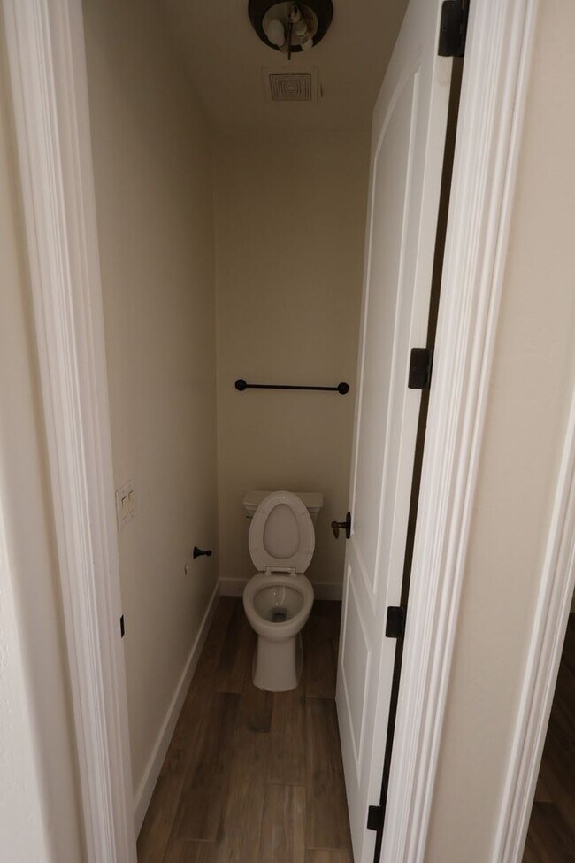 Building Photo - Remodeled 4 Bed 2 Bath Home.