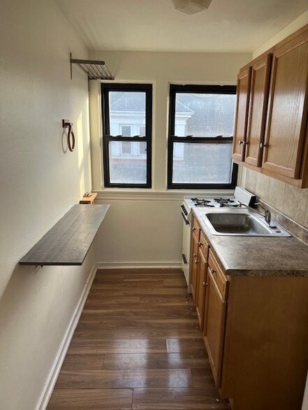 Building Photo - 900 Savannah Ave