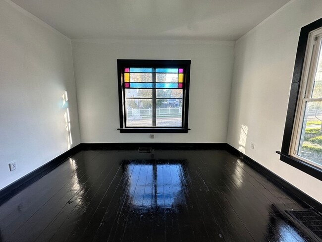 Building Photo - Three Bedroom House in Battle Creek