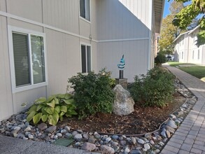 Building Photo - Cute One Bedroom With Swimming Pool, Club ...