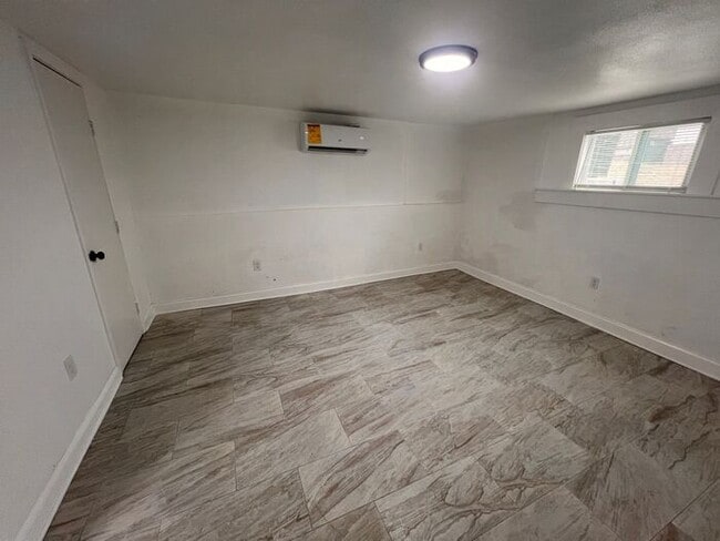 Building Photo - 1215 W 22nd St