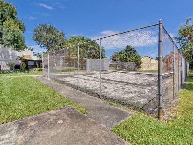 Building Photo - 8662 Bridle Path Ct