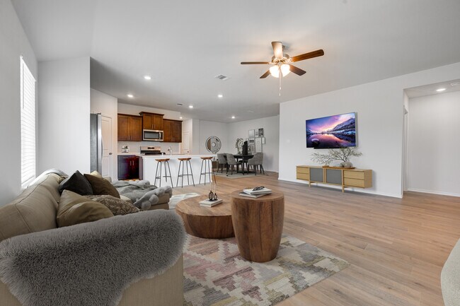 Building Photo - 6077 Freedom Dr