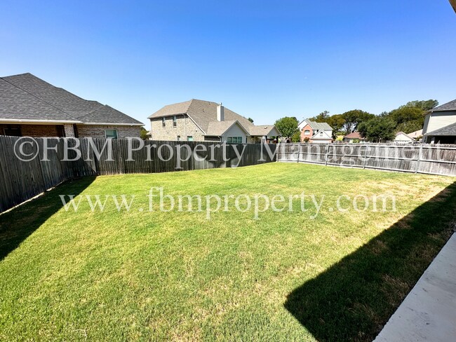 Building Photo - 2809 Belmont Dr